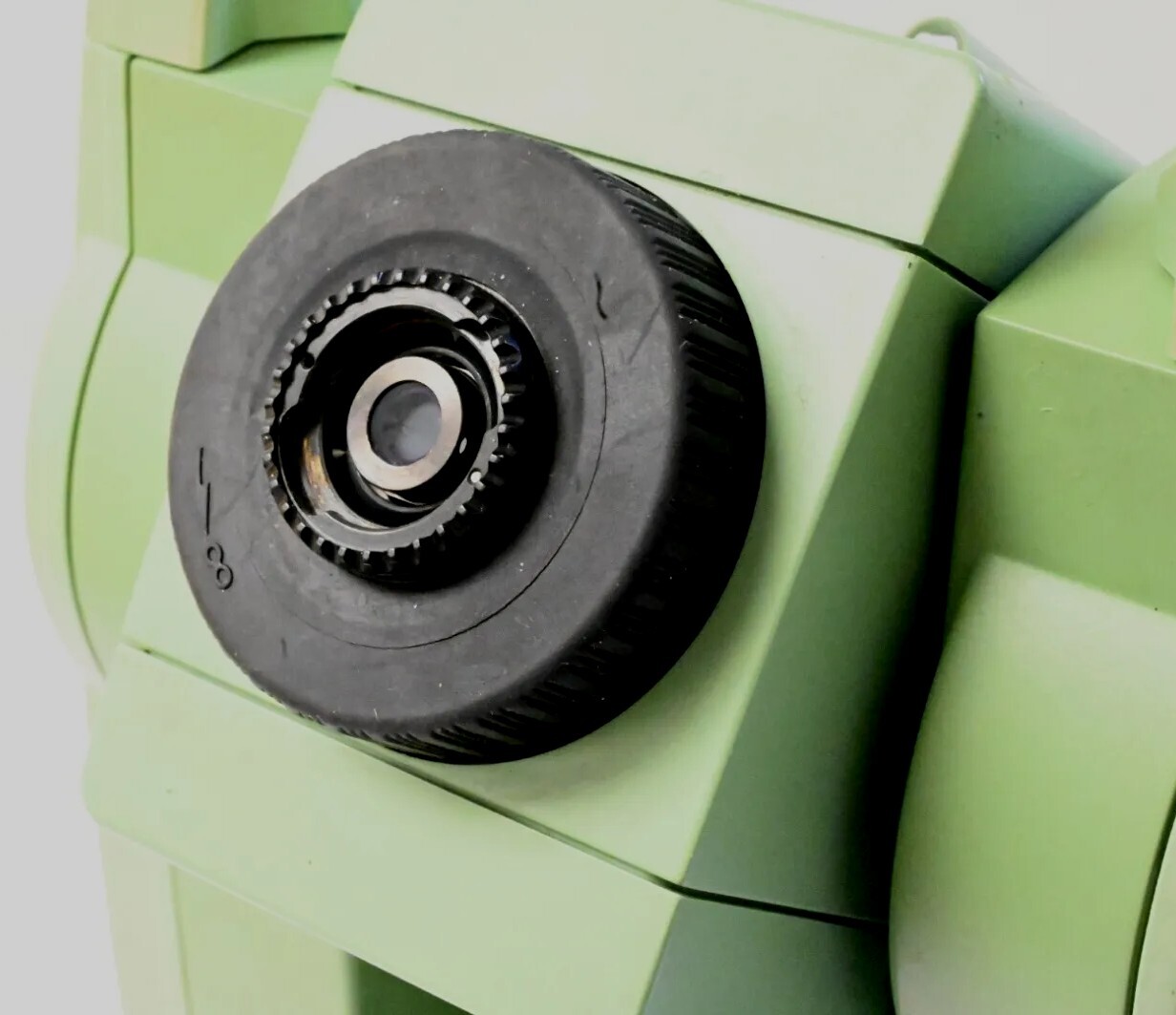 Leica TCR305 GeoSystems Survey Total Station Dual Display AS IS Please Read Desc