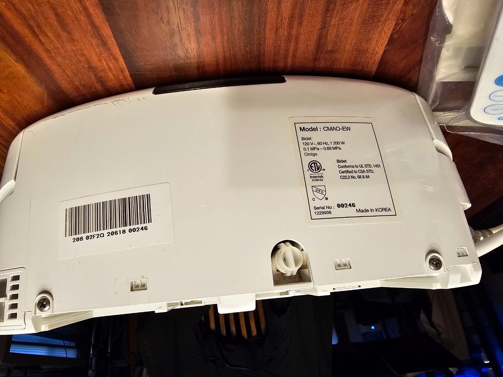 The Omigo Bidet Toilet Seat - Elongated White Model: CMAO-EW USED