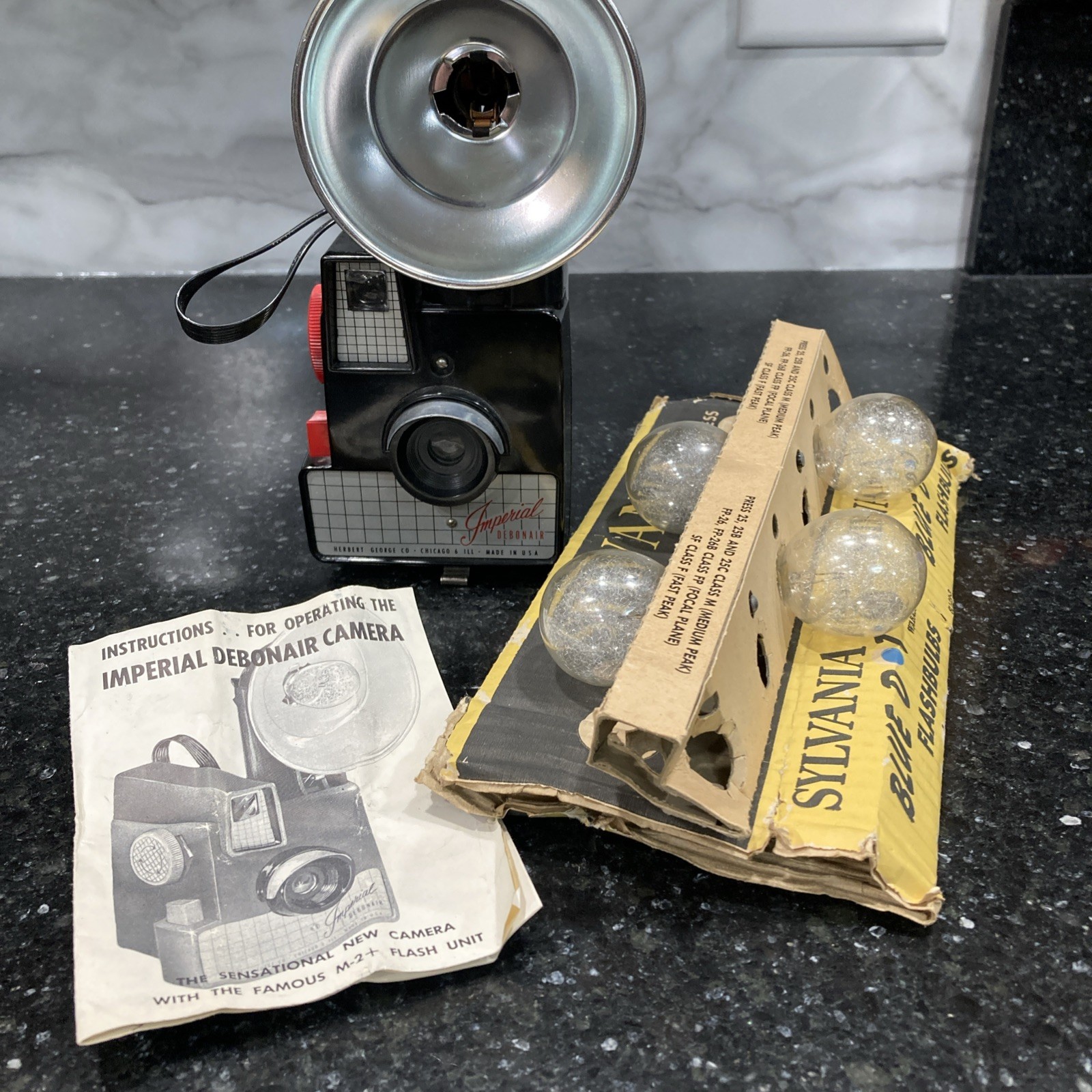 Vintage Imperial Debonair Flash Box Camera With Manual Untested With 4 Bulbs