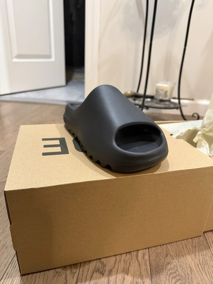 Brand New adidas yeezy slide onyx hq6448 Fast shipping 100% AUTHENTIC SIZE 4-13