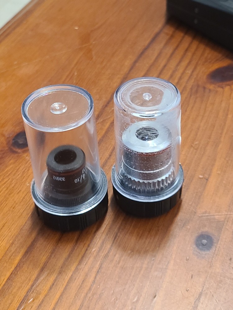2 differ Leica Objective Microscope Lens Achro 4/.10 160/.17 and generic Plan 4x