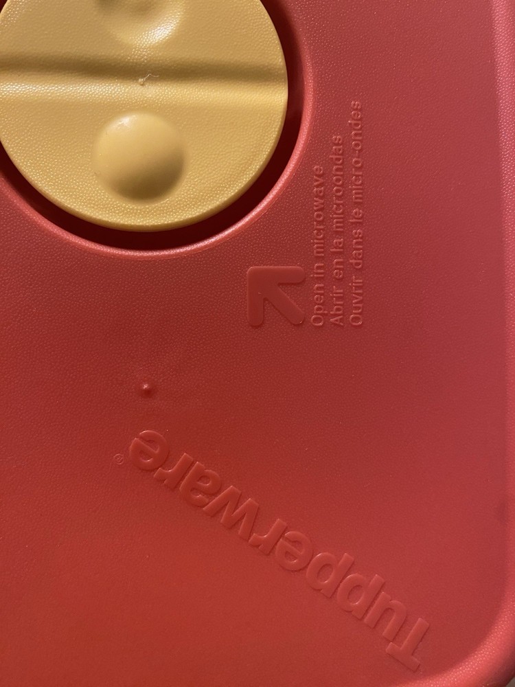 Tupperware Rectangle Lid Red Microwave Vent 3386A-4 Yellow U.S.A. Replacement