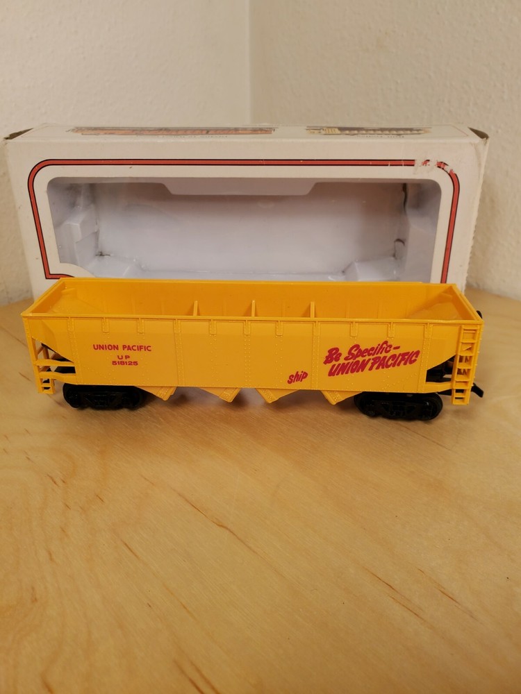 Bachmann Union Pacific Quad Hopper