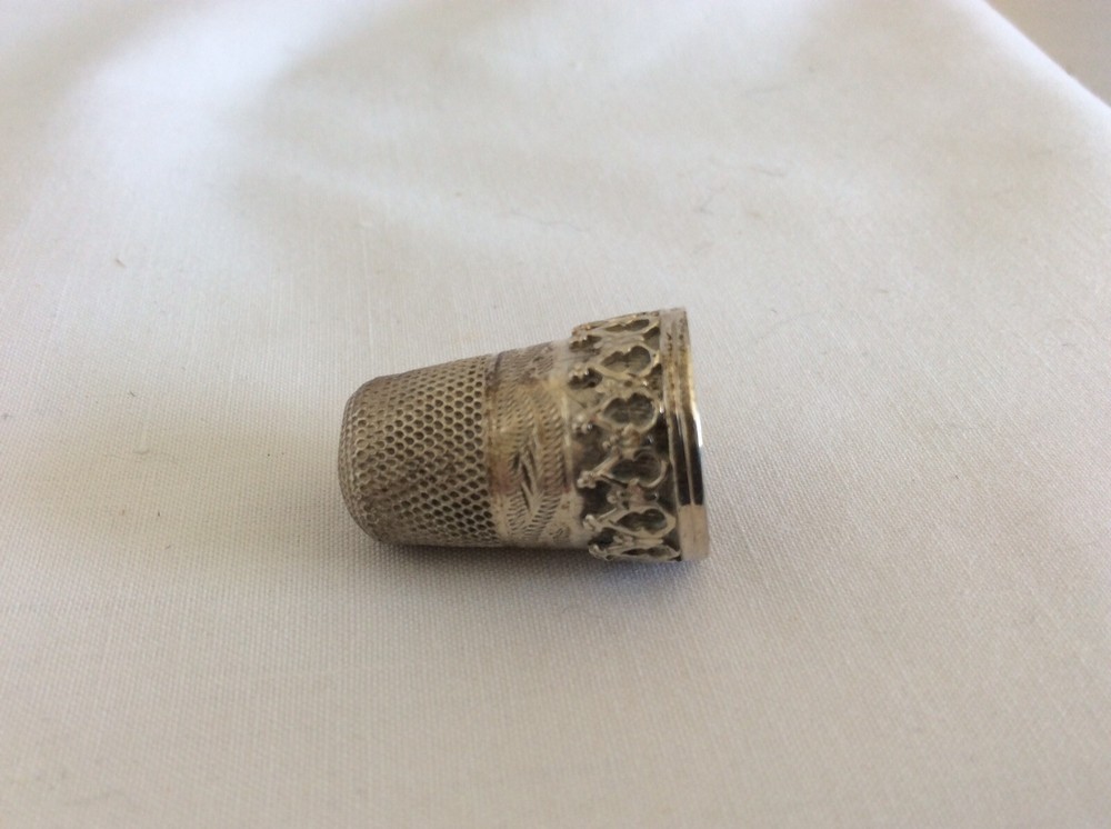 Antique Silver Thimble - beautifully chased Thimble