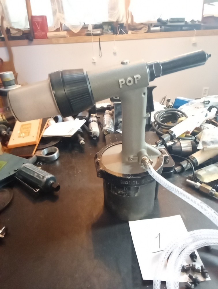 Emhart POP Pop Riveter. Model 5400