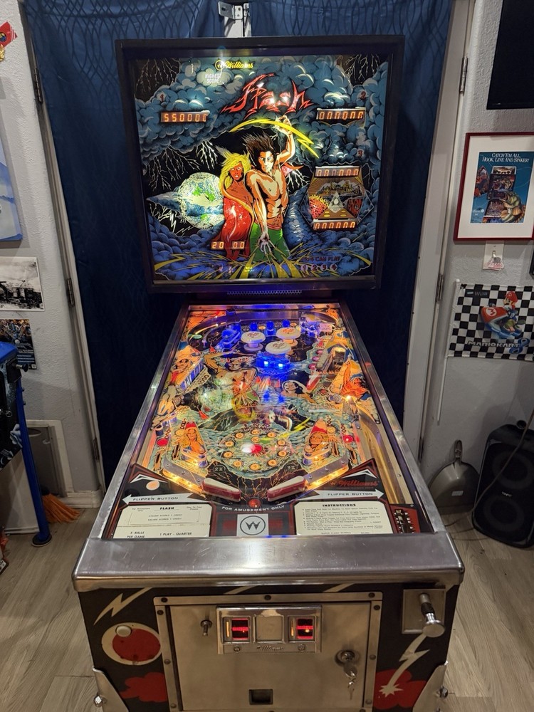 pinball machine Williams Flash, fully serviced , gorgeous