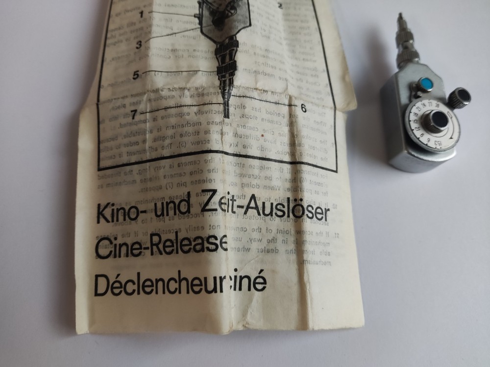Leitz Wetzlar Leica automatic shutter release - a rare accessory.