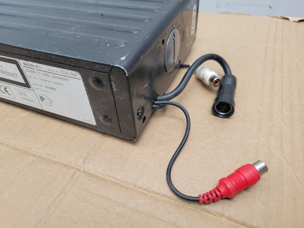 Sony CDX-T69 6 CD Changer - UNTESTED