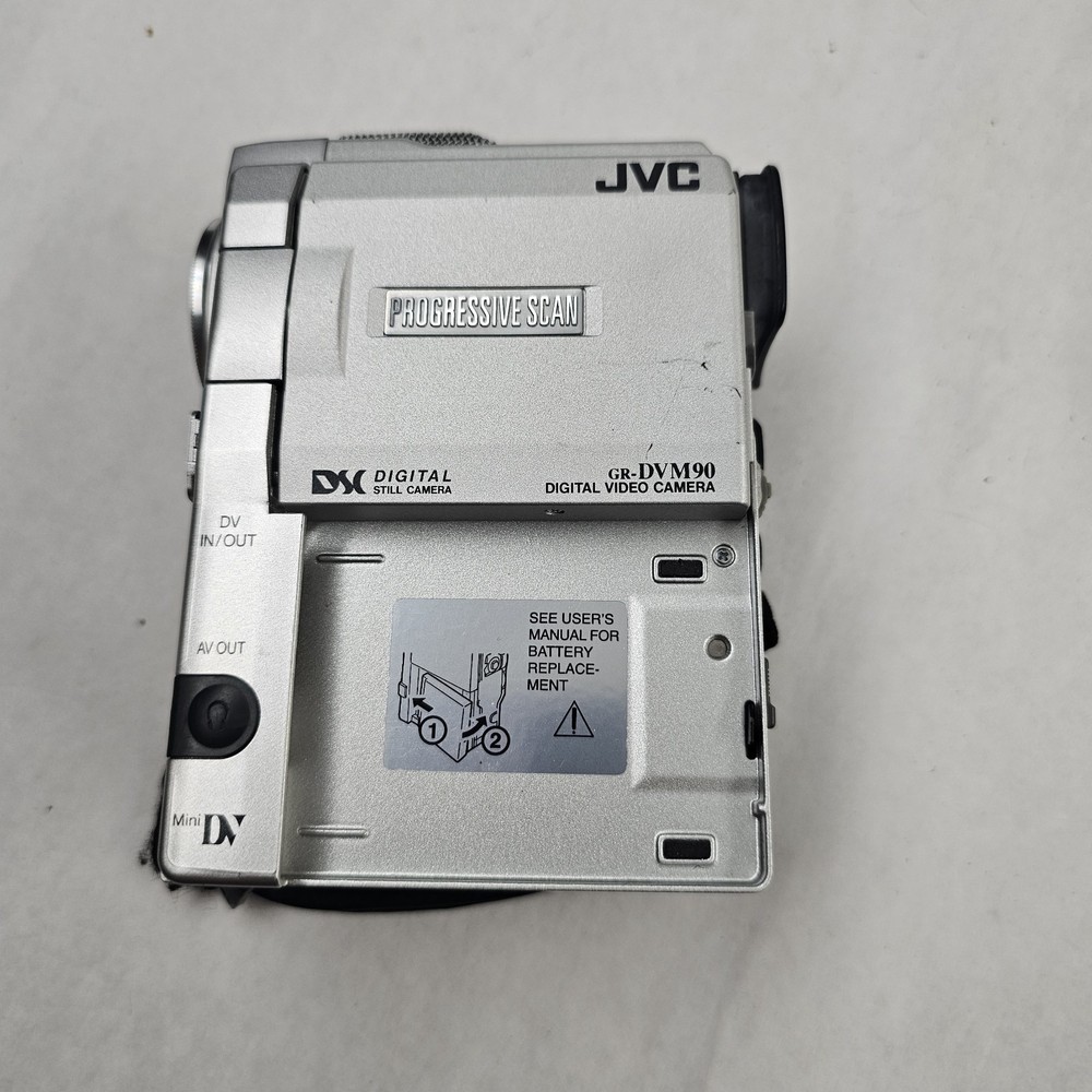 JVC Cr-dVM90 Hand Held Recorder Bundle
