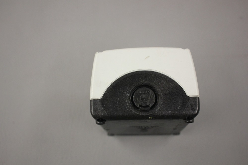 SIEMENS START STOP 3 SB 38 PUSH BUTTON STATION