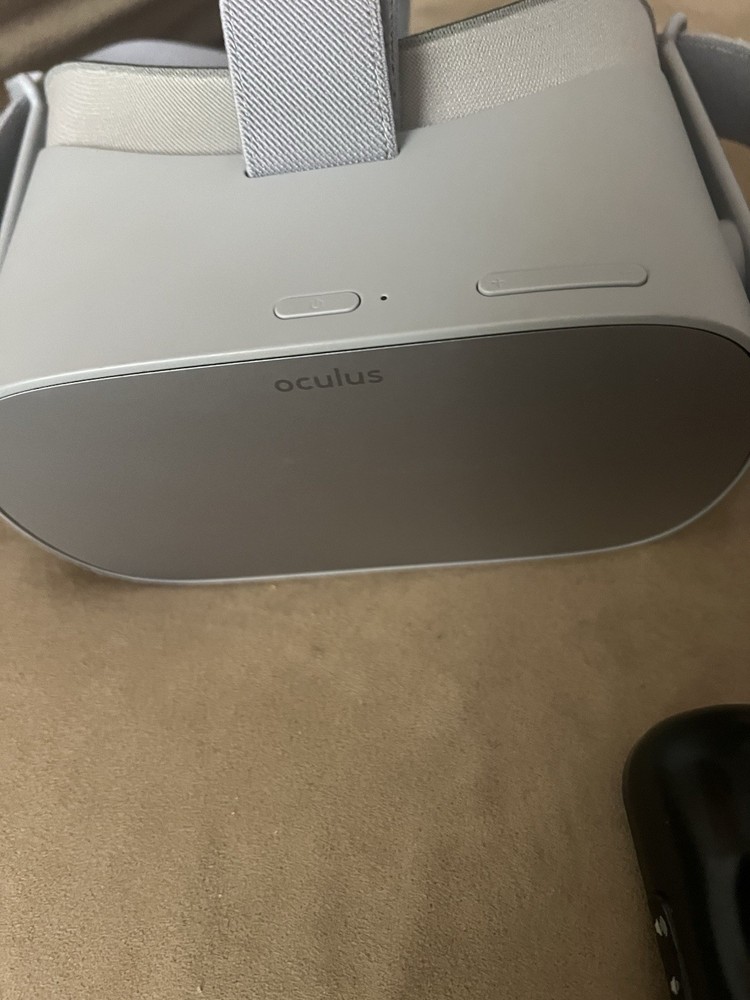 Oculus Go Standalone Virtual Reality Headset (Headset Only)