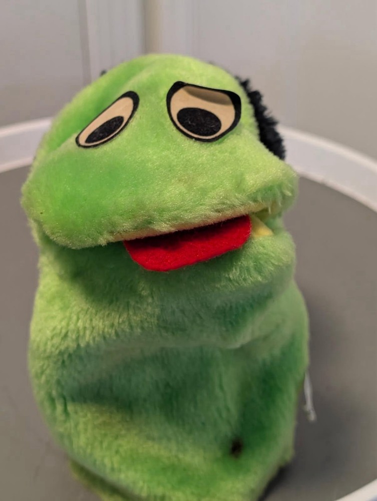 Son Shine Puppet Co. GREEN MONSTER HAND PUPPET