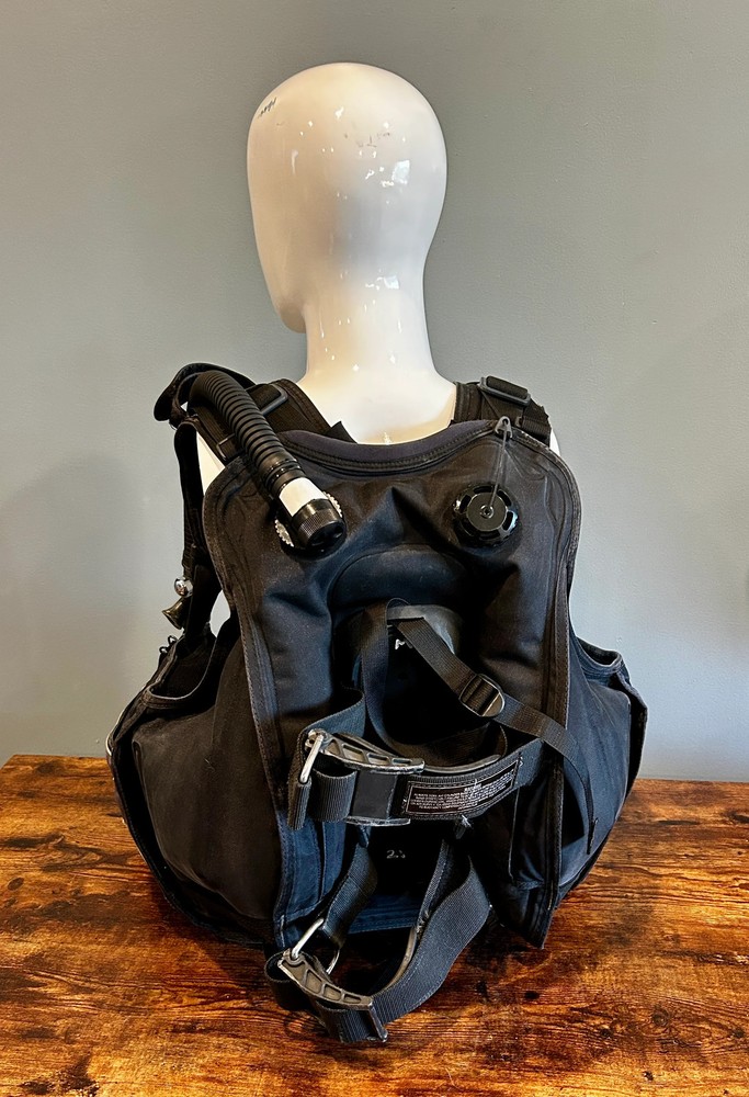 Edge + Monarch, Medium