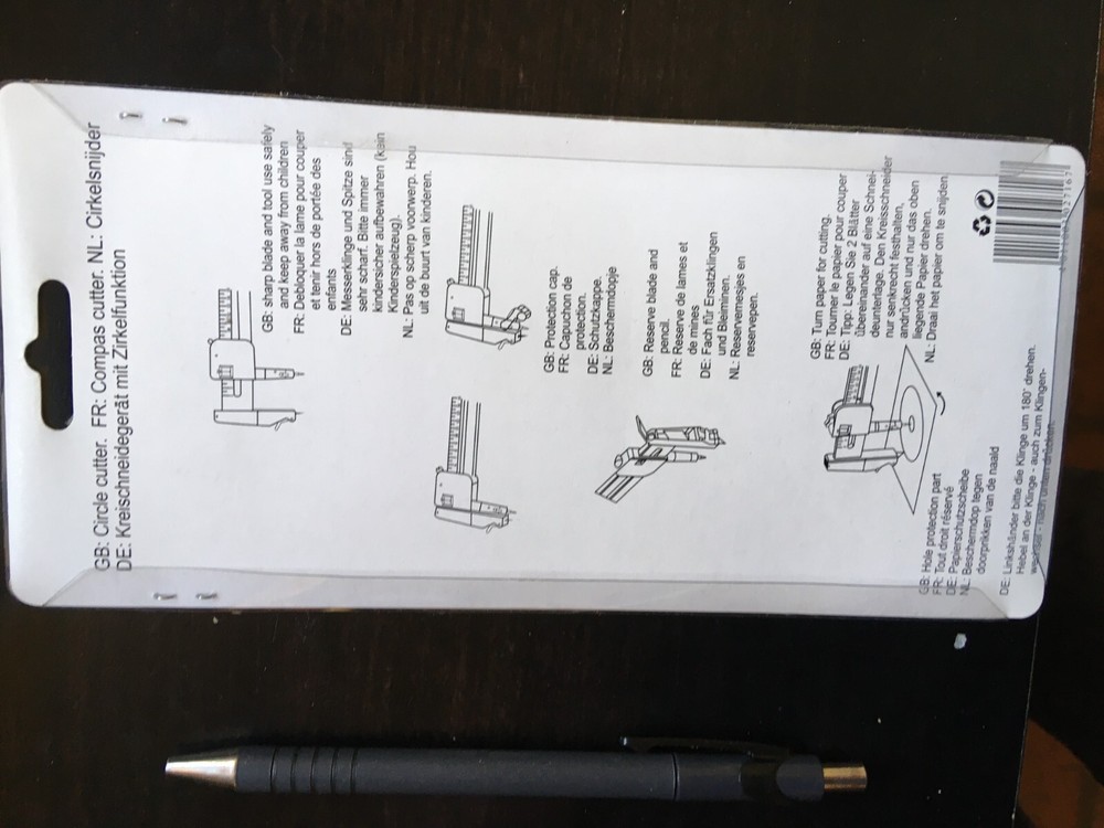 Kreaxions Variable Circle Cutter Pencil and Blade Protection Cap