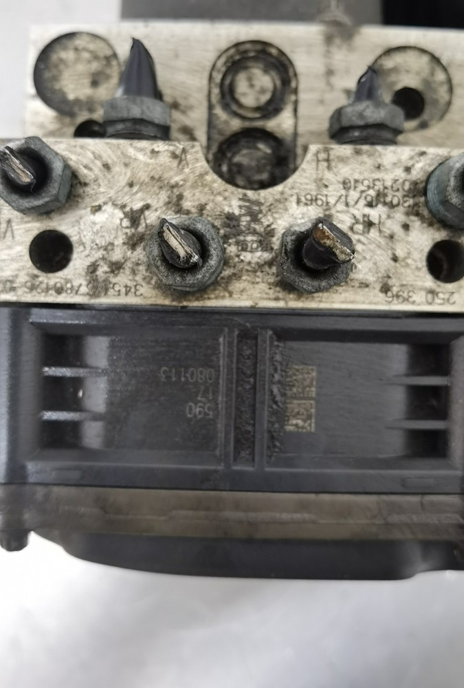 BMW X6 E71 2013 ABS PUMP CONTROL MODULE UNIT 6854702