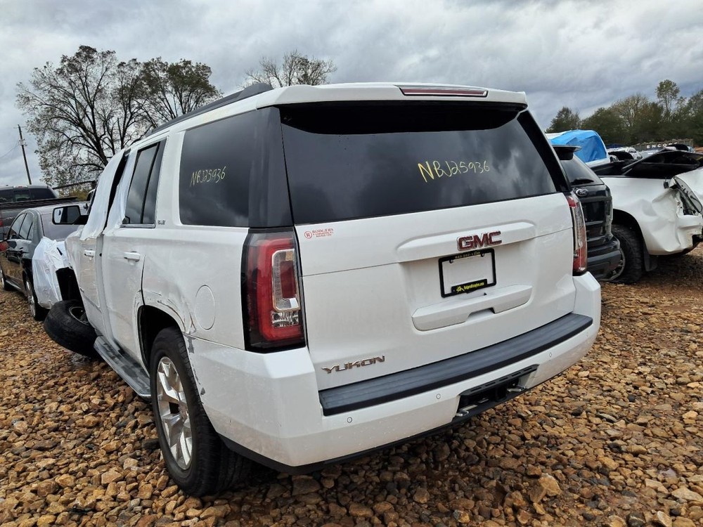Fuse Box Engine Fits 15-20 ESCALADE 4846366