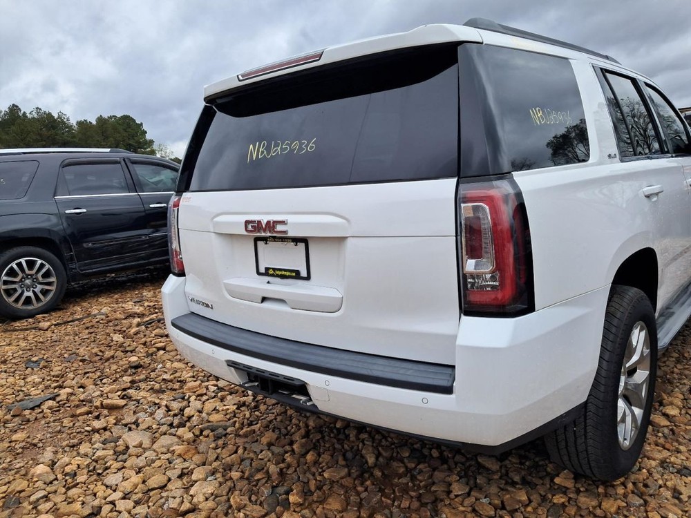 Fuse Box Engine Fits 15-20 ESCALADE 4846366