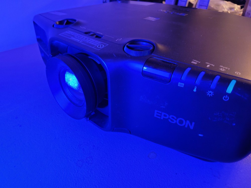 Epson PowerLite Pro G6900WU Projector