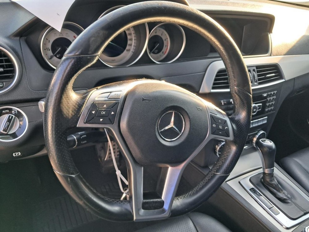 C220 2013 Glove Box 4754485