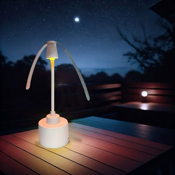 Tech Squared Fly Fan 2pack with Lamp and Powerbank - White