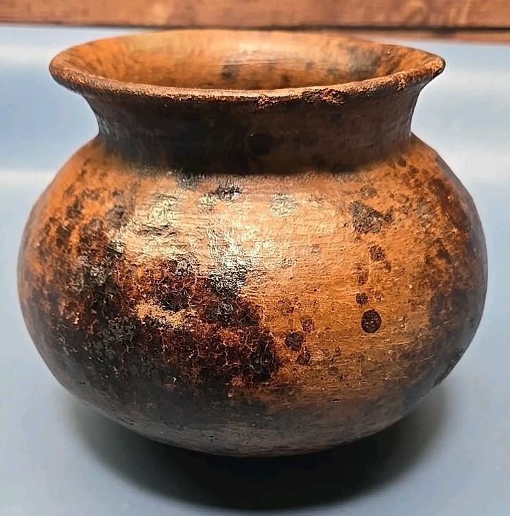 Antique Native American Indian Olla Pine Pitch Water Pot-- Navajo?