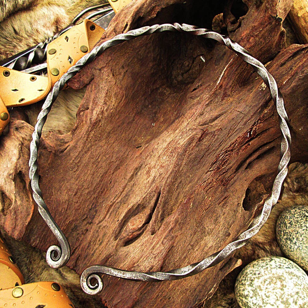 Handmade Iron Viking Warrior Renaissance Knights Crusader Torc Necklace AH