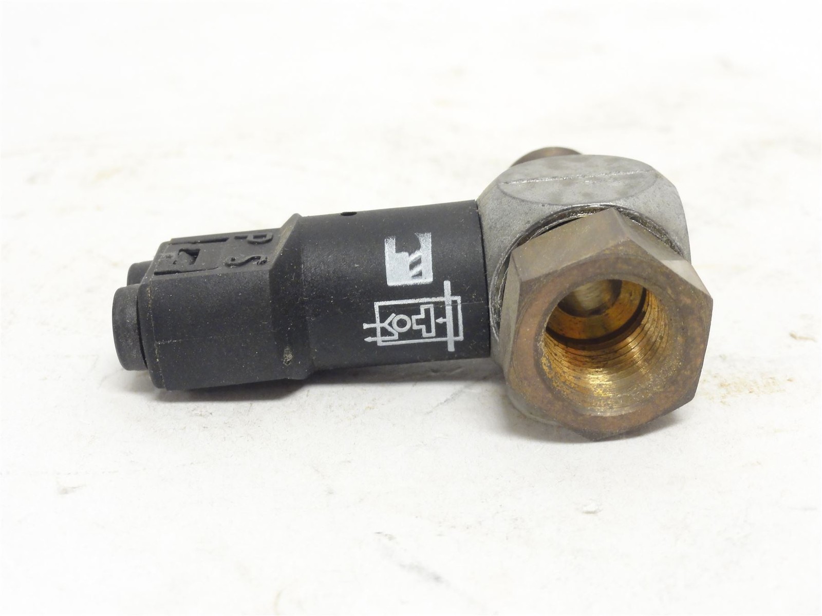 252891 Old-Stock; Tipper-Tie 215003 End Of Stroke Sensor; 1/4" To 1/4"