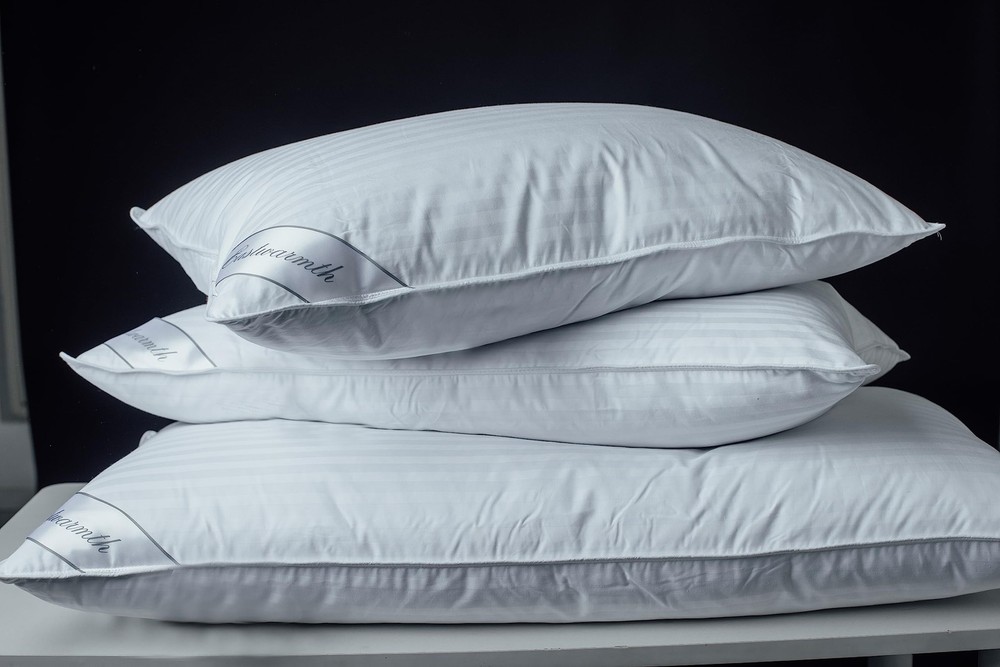Goose Down Pillows 100% Cotton Standard Size 20x26 inch Soft Supportive