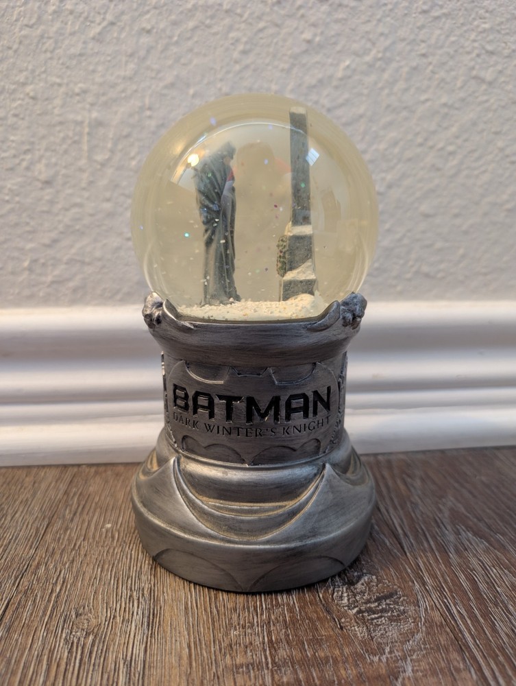 DC Direct 1999 Batman Dark Winter's Knight Snowglobe