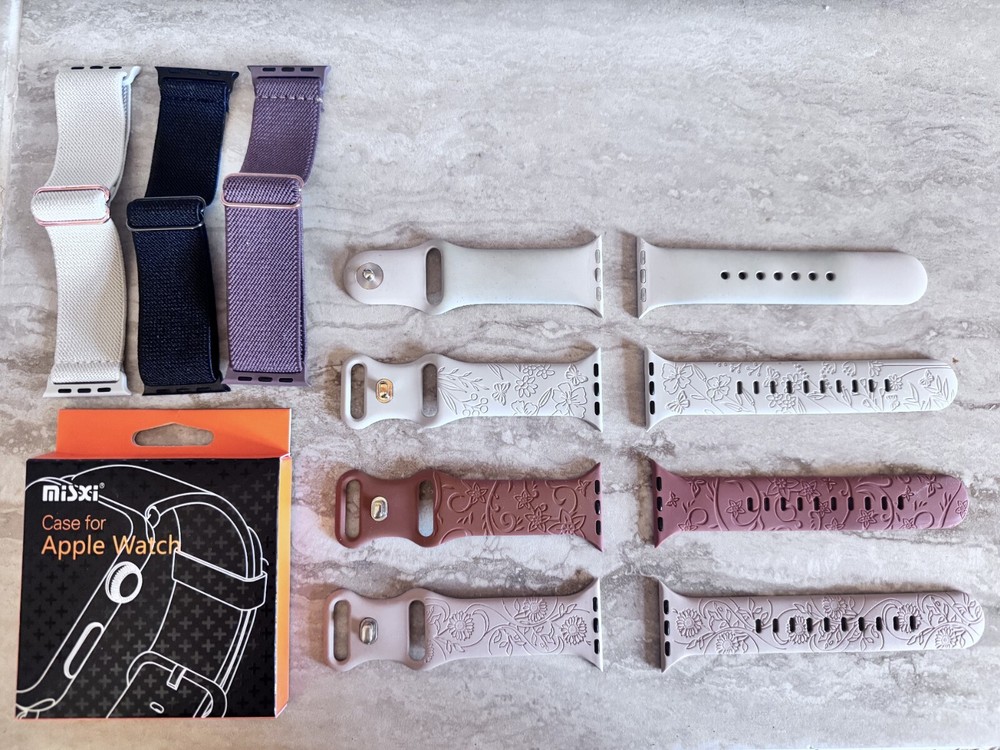 Apple Watch - Series 7 - 41mm - GPS - Extras!
