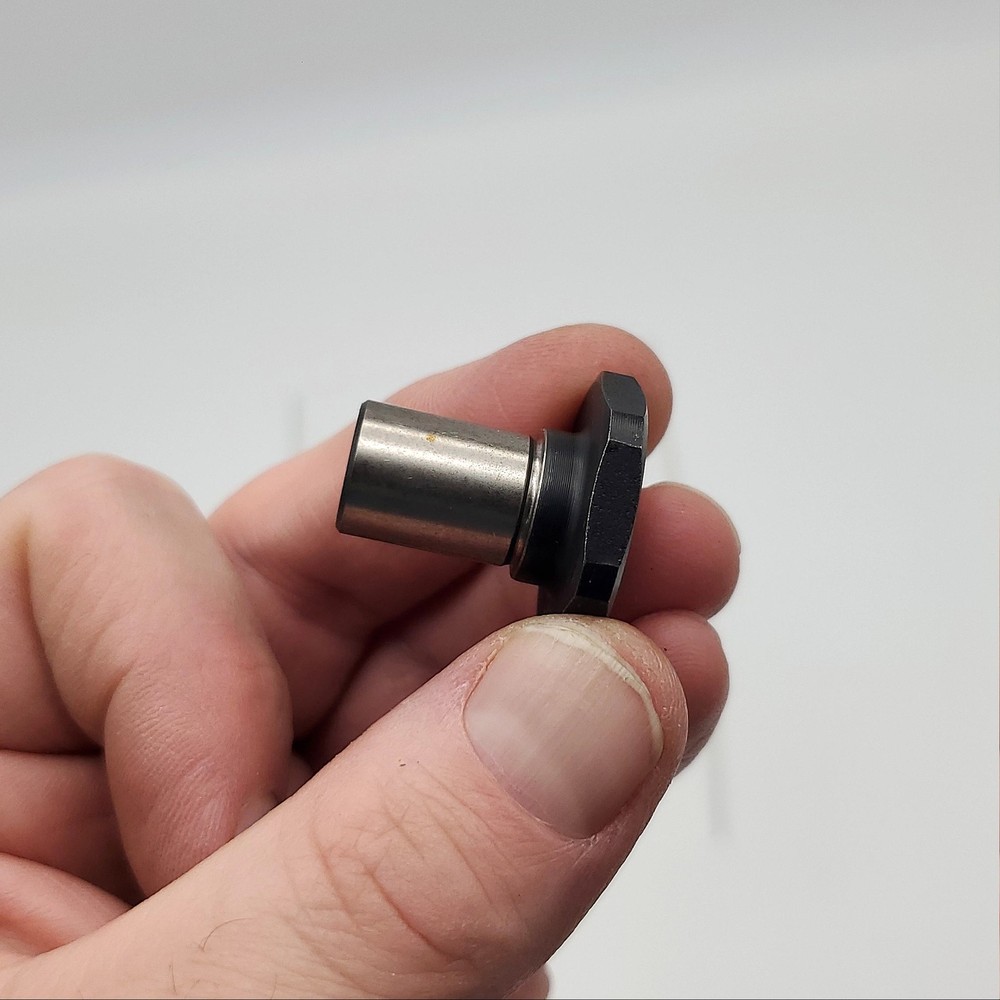 3M B0018 Spindle 5/16" D 24 INT Thread Random Orbital Sander Replacement Part