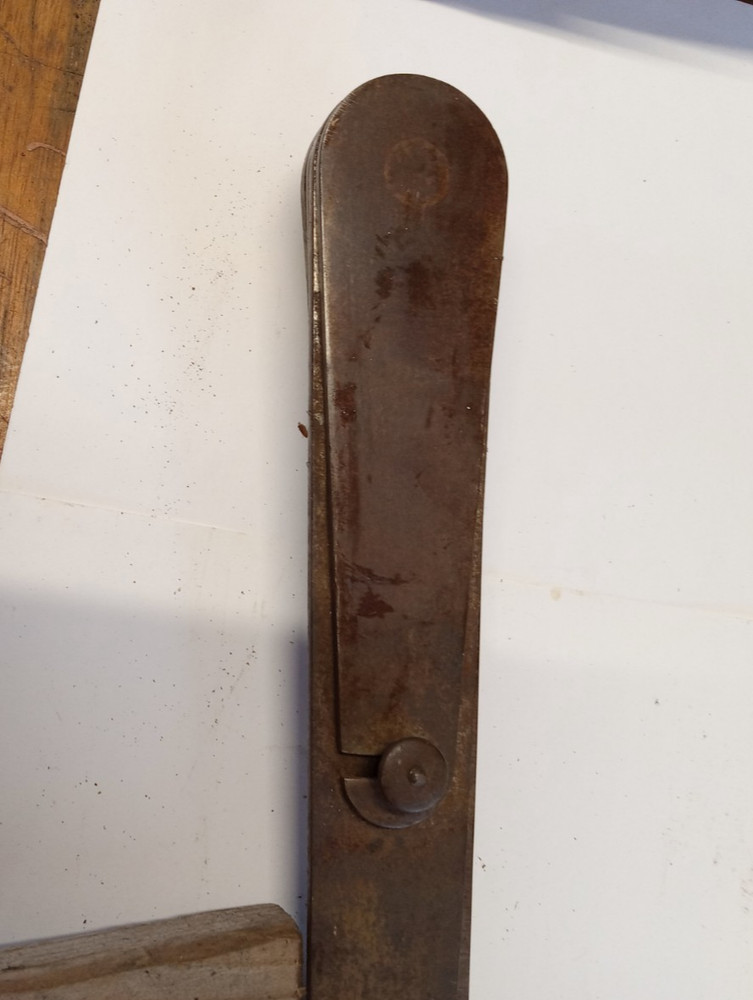 25" inside/outside caliper with a memory feature.