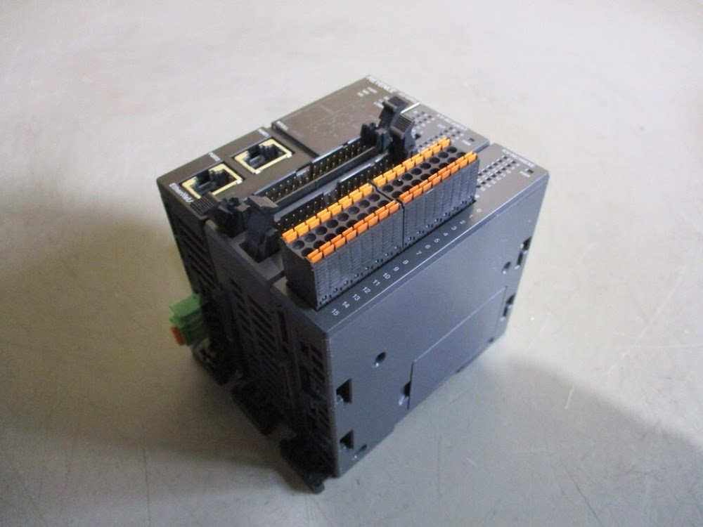 KEYENCE KV-EP02 KV-NC32EXT KV-NC16EXE PLC Modules Set USED