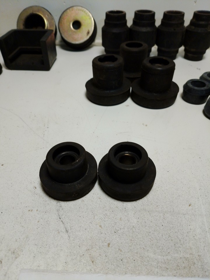 Peterbilt Bushings 18 Pc