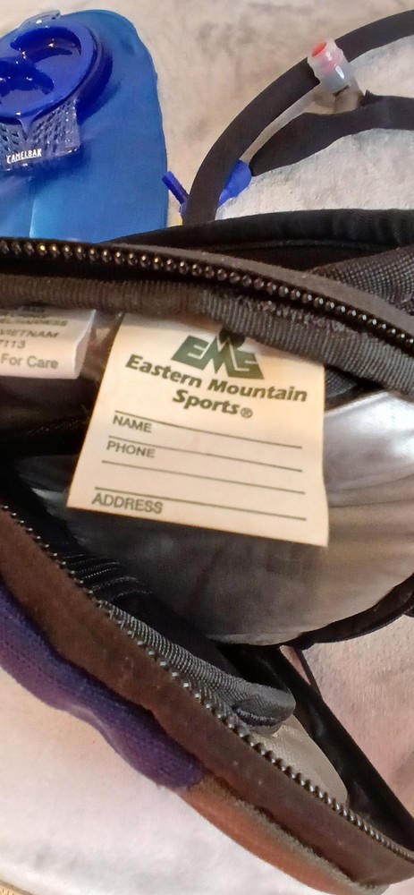 EMS Eastern Mountain Sports Hydration Backpack with 2L Bladder Insulated