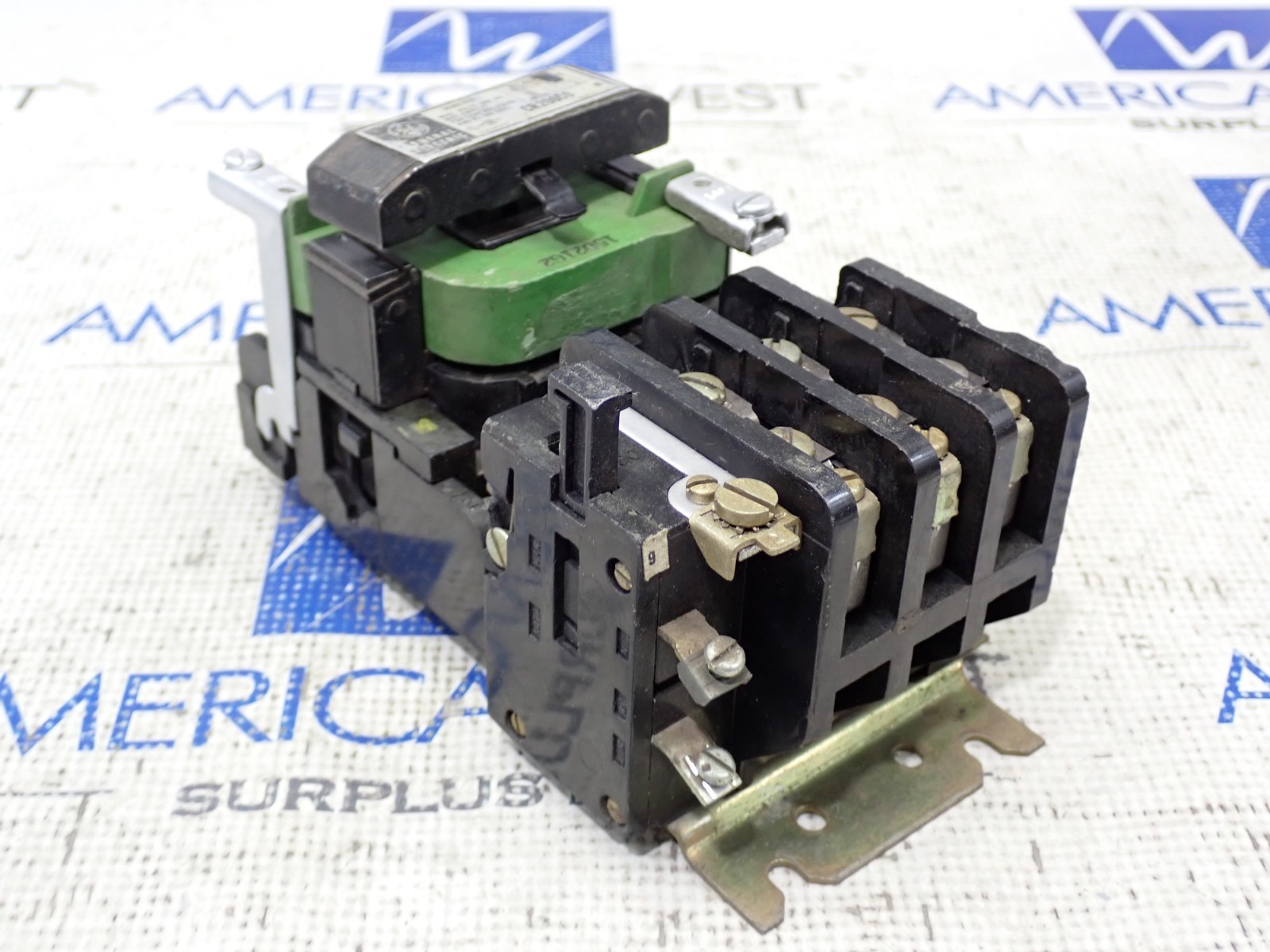 GE CR206C0 Size 1 3 Pole 27 Amp 600 Volt Starter 90/115 Volt Coil - Tested ST448