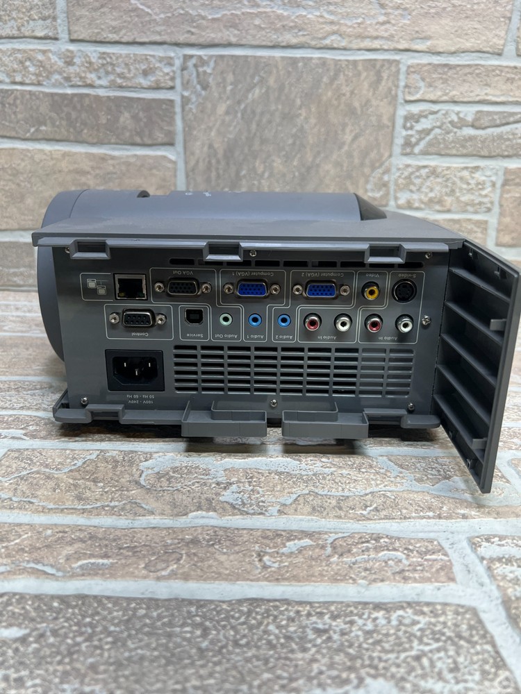 Smart Technologies UF55 SBP-10X Projector