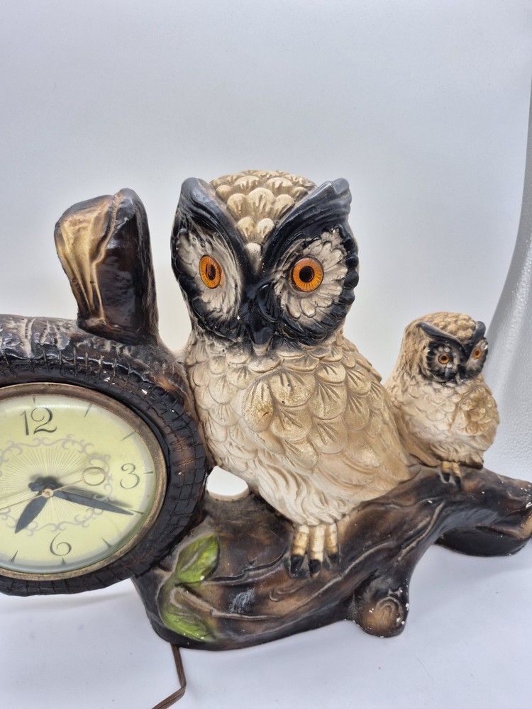 LARGE VINTAGE CHALKWARE OWL CLOCK
