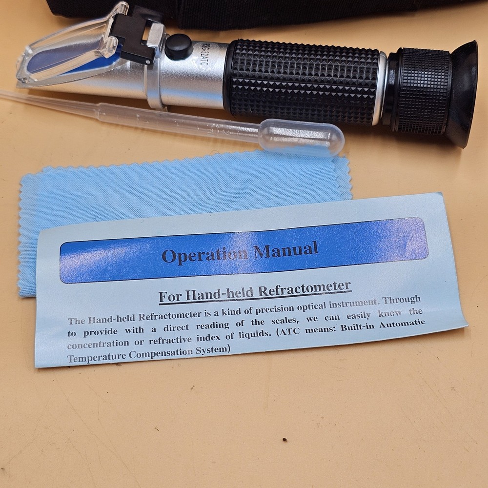Portable Handheld Brix Refractometer 0-32% Range with Case Beer Wine Fruit