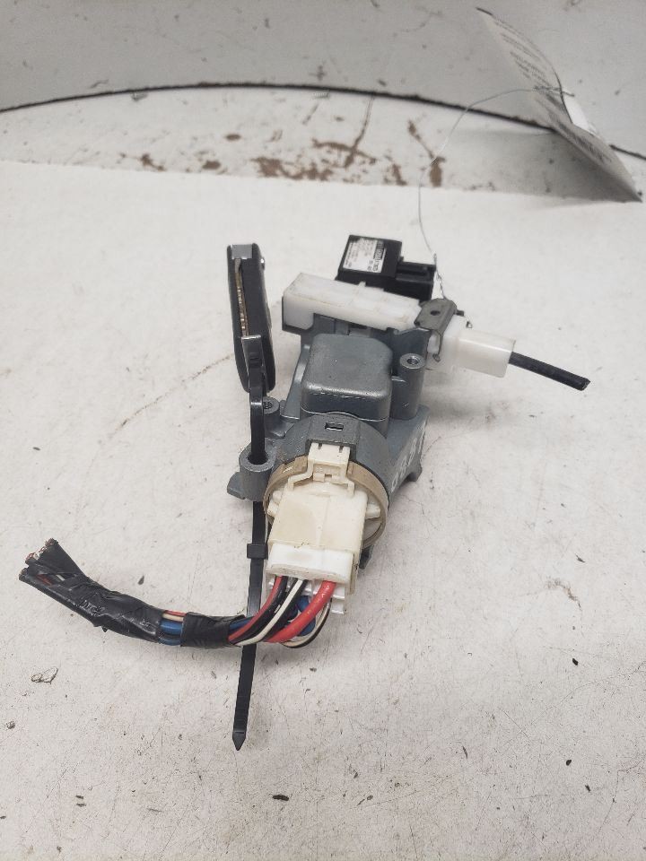 2003-2013 MAZDA 6 Ignition Switch Column Mounted Conventional Ignition OEM