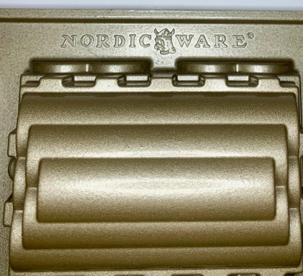 William Sonoma Nordic Ware Train Cake Pan Baking Mold Baking Pan