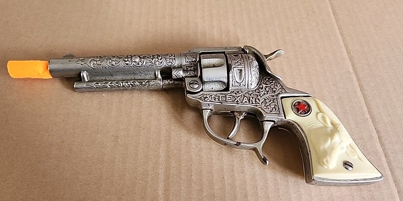 Vintage Hubley Texan 50 Shot Repeating Pistol Cap Replica TOY Gun Longhorn Grip