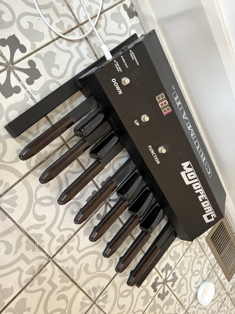 Crumar MojoPedals 13-note MIDI Pedalboard