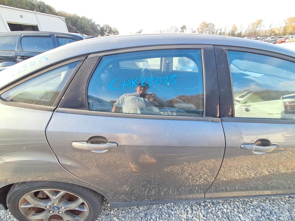 Info-GPS-TV Screen Front Display 4.2" Screen With Sync Fits 12-14 FOCUS 4871845