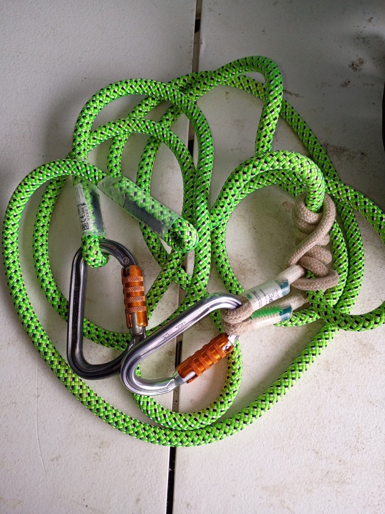 Sherrilltre EDGE ll Tree Climbing Saddle Med.
