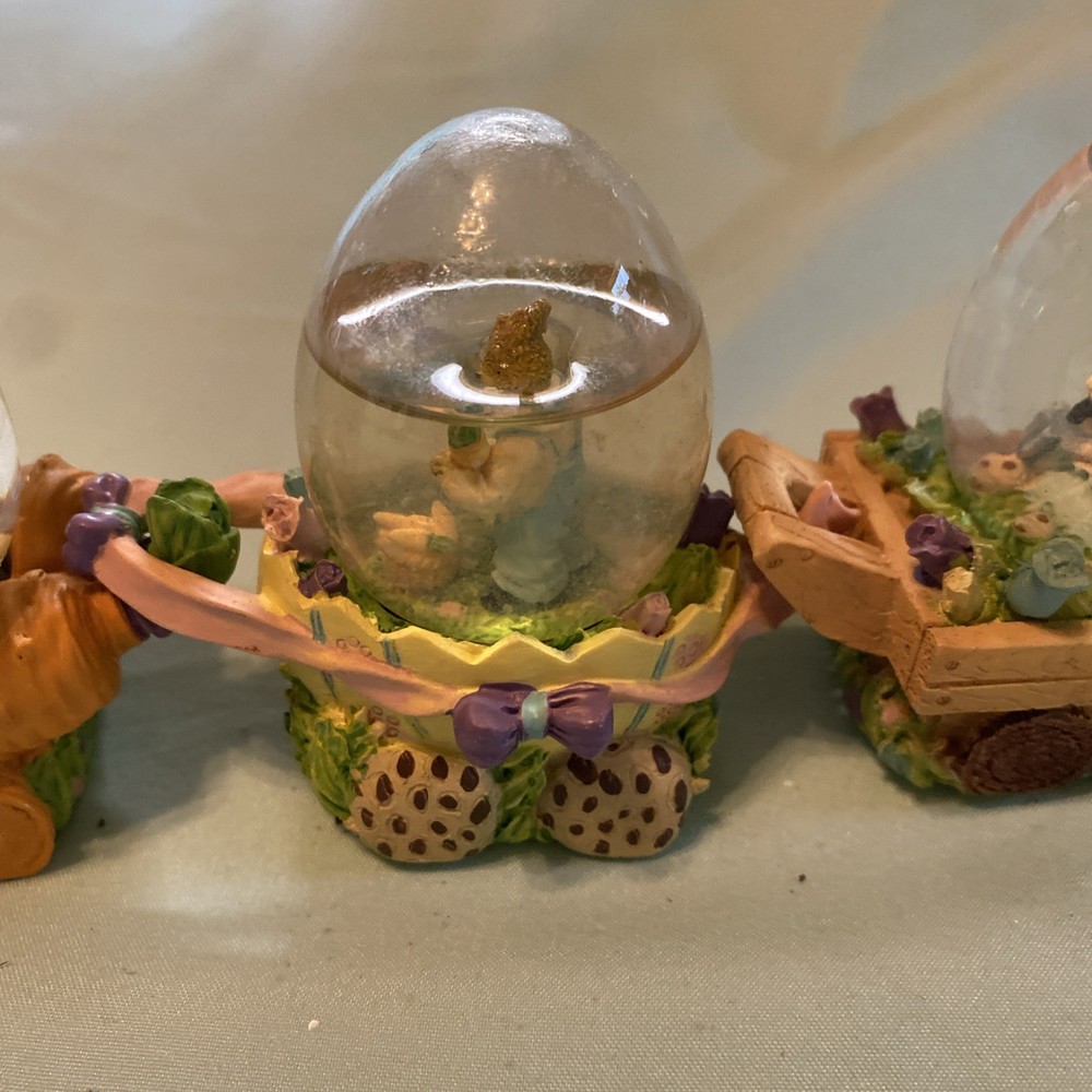 Easter Carrot Snow Globe Train