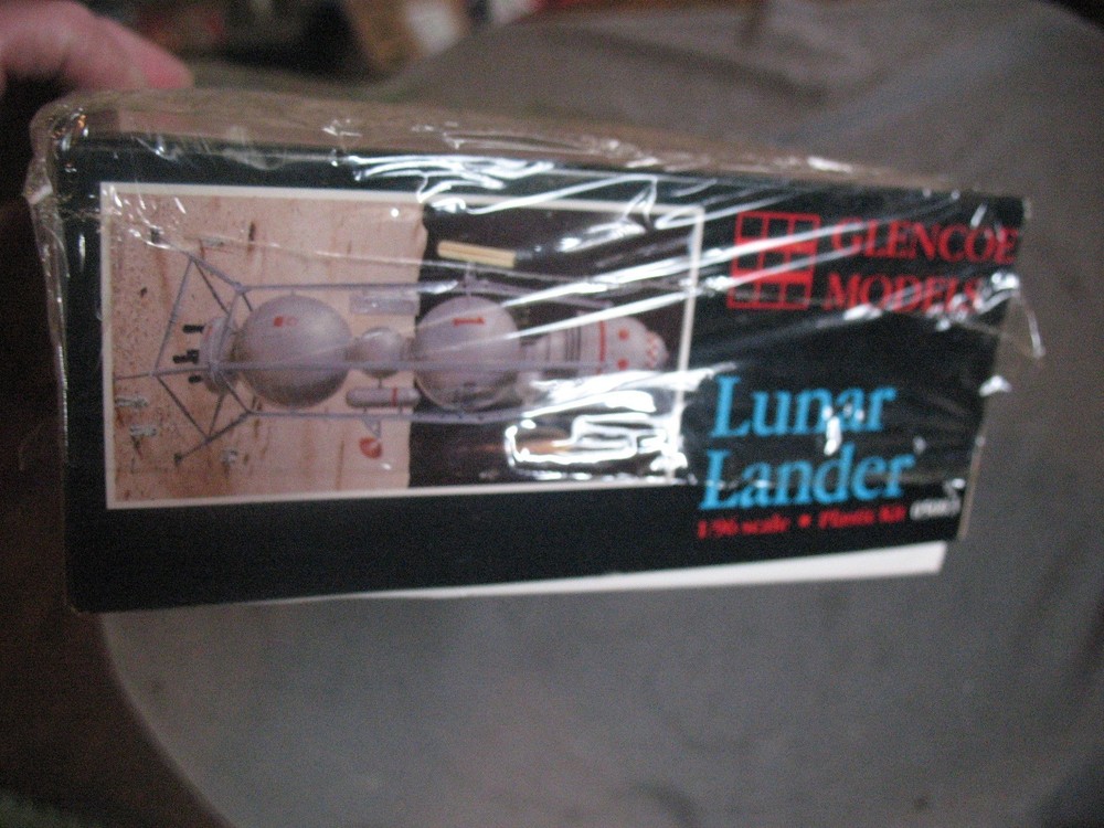 glencoe model lunar lander 05003 1993