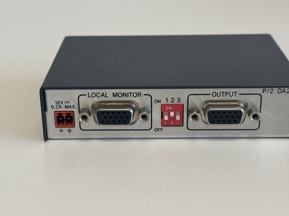 Shelf 36: Extron P/2 DA2xi Two Output VGA Distribution Amplifier