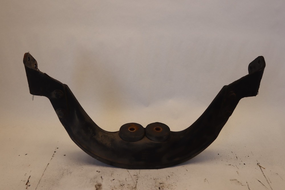 2006-2015 PETERBILT 386 / KENWORTH ENGINE CROSSMEMBER SUPPORT BRACKET MOUNT OEM