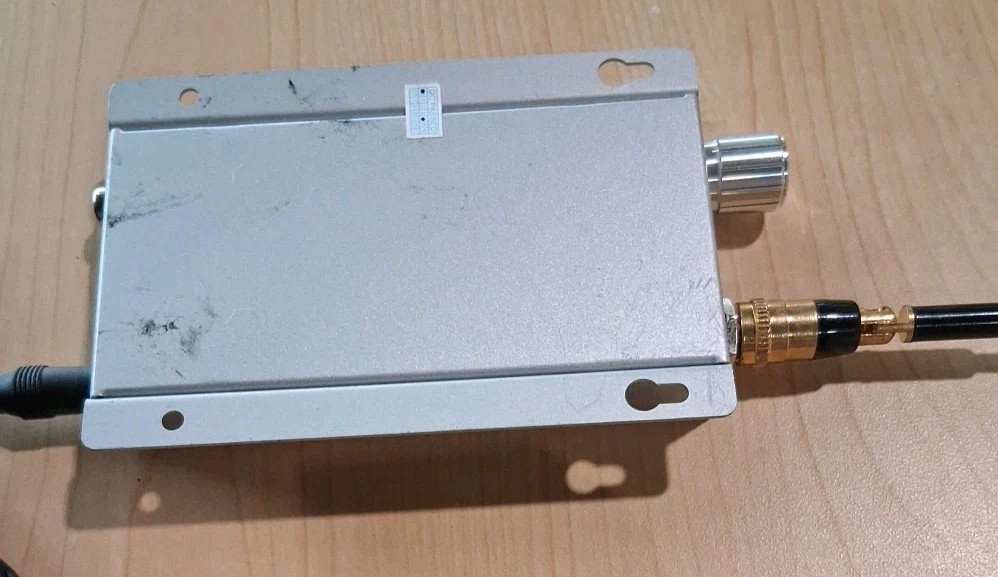 RADIO AV RECEIVER 9-12 volt Untested